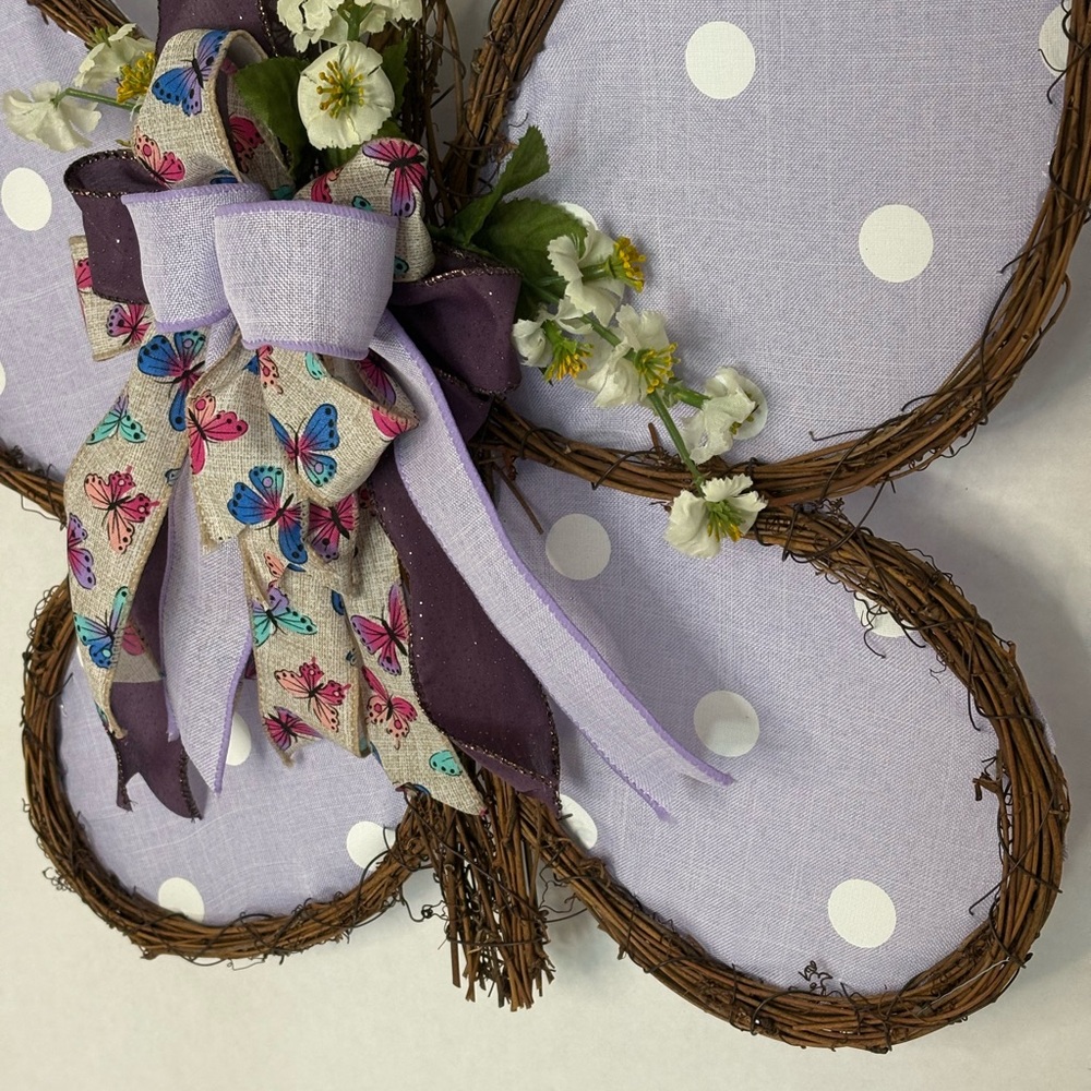 Decorative Butterfly Wreath Accent in Lavender and Purple. 23 inches wide